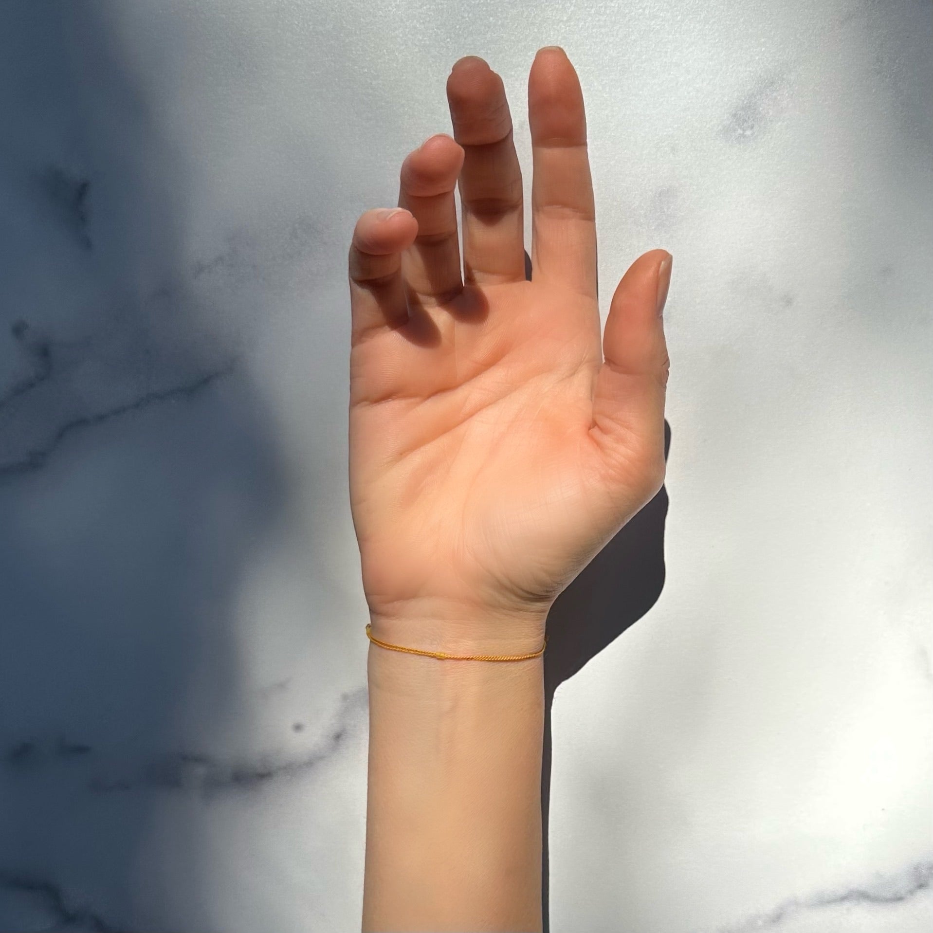 Palmistry: क्या होती है हथेली पर ब्रेसलेट लाइन? जानें व्यक्ति के भाग्य से  जुड़ा इसका संबंध - palmistry bracelet lines on palm tell person life age  manibandh rekha significance – News18 ...
